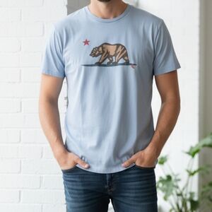Marine Layer Men’s L California Republic Bear Surfboard Tee - Soft Blue